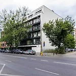 Praga Factory Stylish Spot Warschau