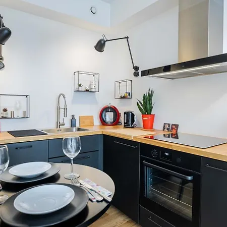 Praga Factory Stylish Spot